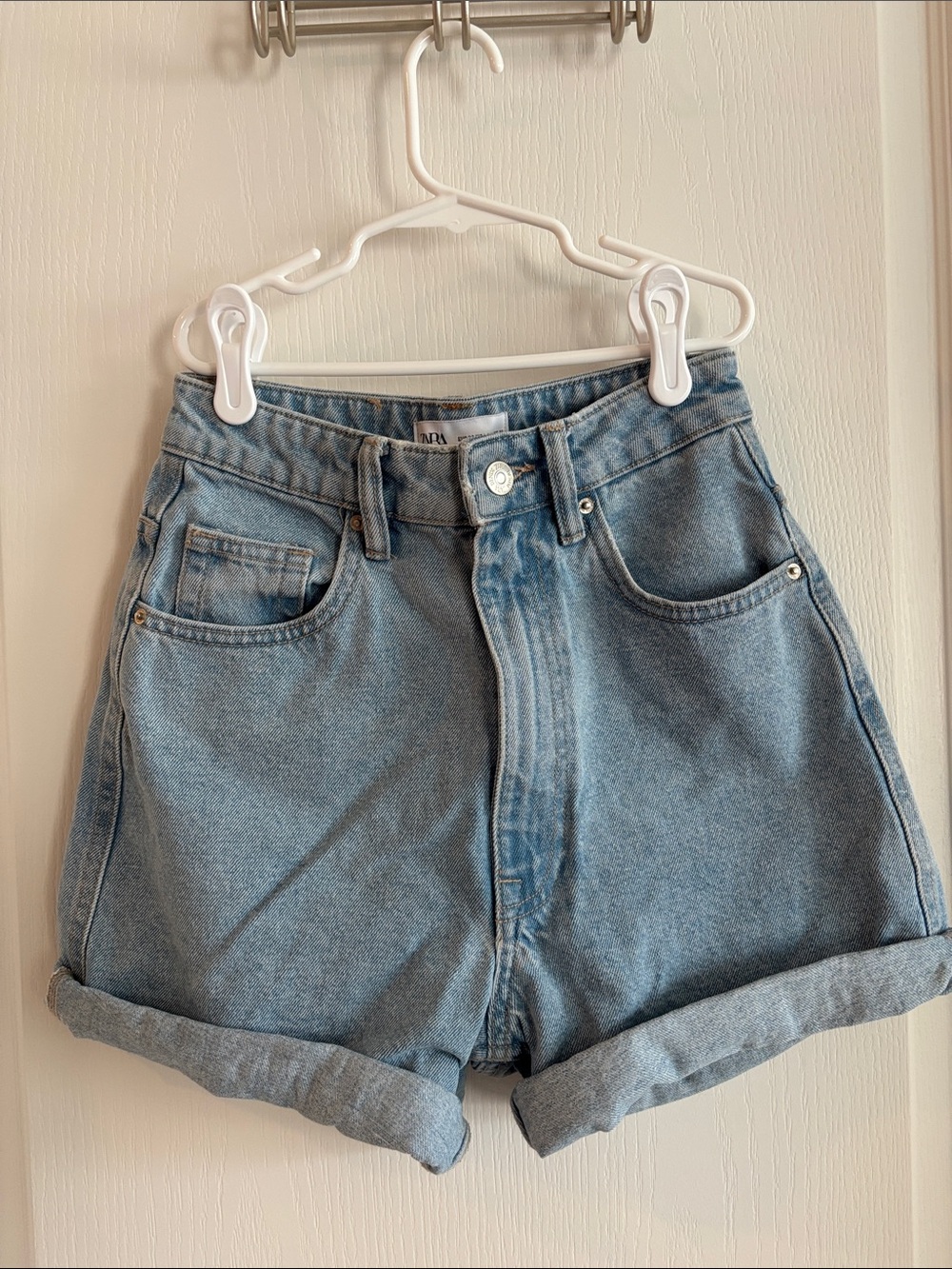Zara Light Blue High-Rise Rolled Hem Denim Shorts Size 00